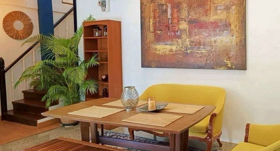 For rent 3 bedrooms house in Ratchathewi, Bangkok