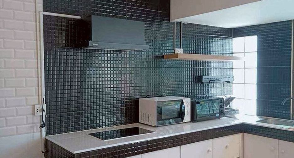 For rent 3 bedrooms house in Ratchathewi, Bangkok