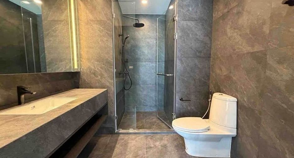 For rent 2 bedrooms condo in Ratchathewi, Bangkok