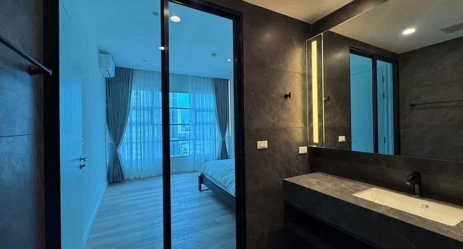 For rent 2 bedrooms condo in Ratchathewi, Bangkok