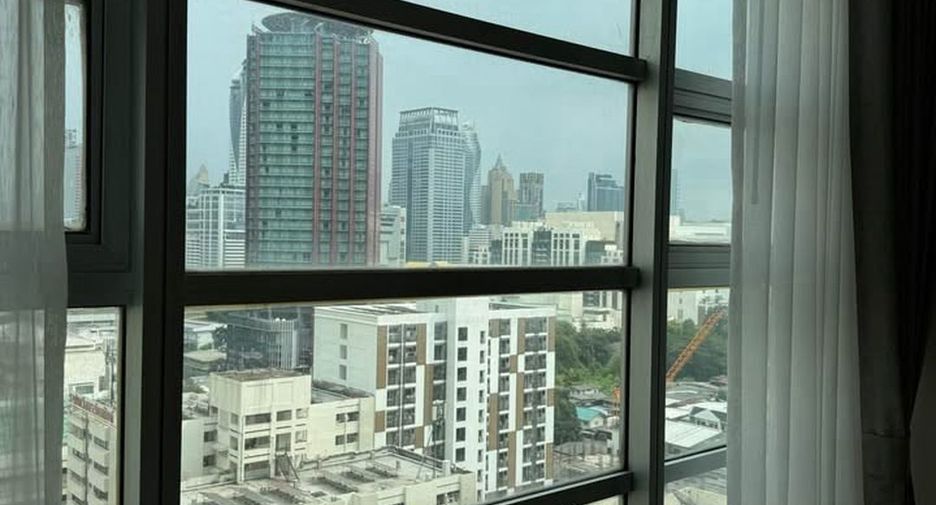 For rent 2 bedrooms condo in Ratchathewi, Bangkok