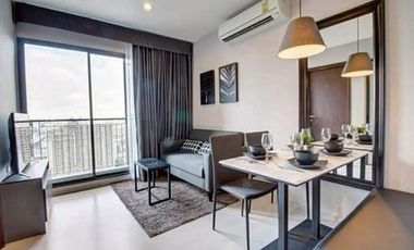 À louer 2 chambres condo à Huai Khwang, Bangkok