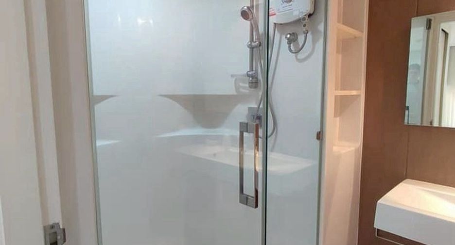For rent 2 bedrooms condo in Khlong San, Bangkok