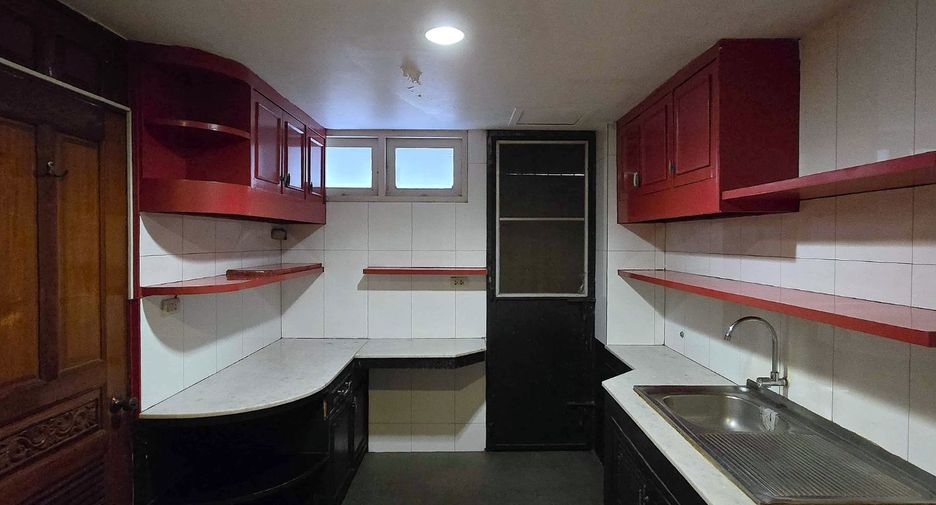 Haus zum Kauf mit 5 Zimmer in Pathum Wan, Bangkok