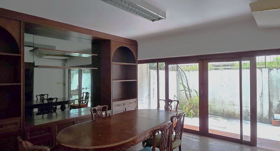 Haus zum Kauf mit 5 Zimmer in Pathum Wan, Bangkok