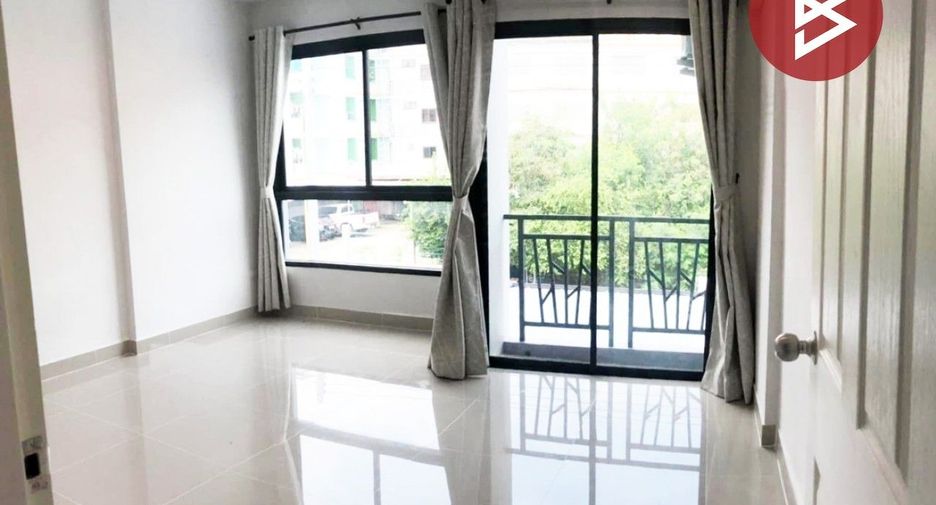 For sale 3 bedrooms townhouse in Mueang Chachoengsao, Chachoengsao