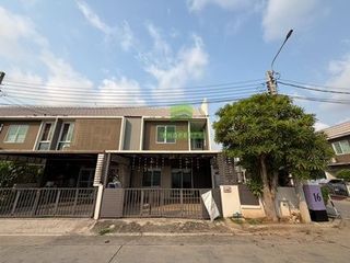 出售 3 卧室 联排别墅 在 Sai Noi, Nonthaburi