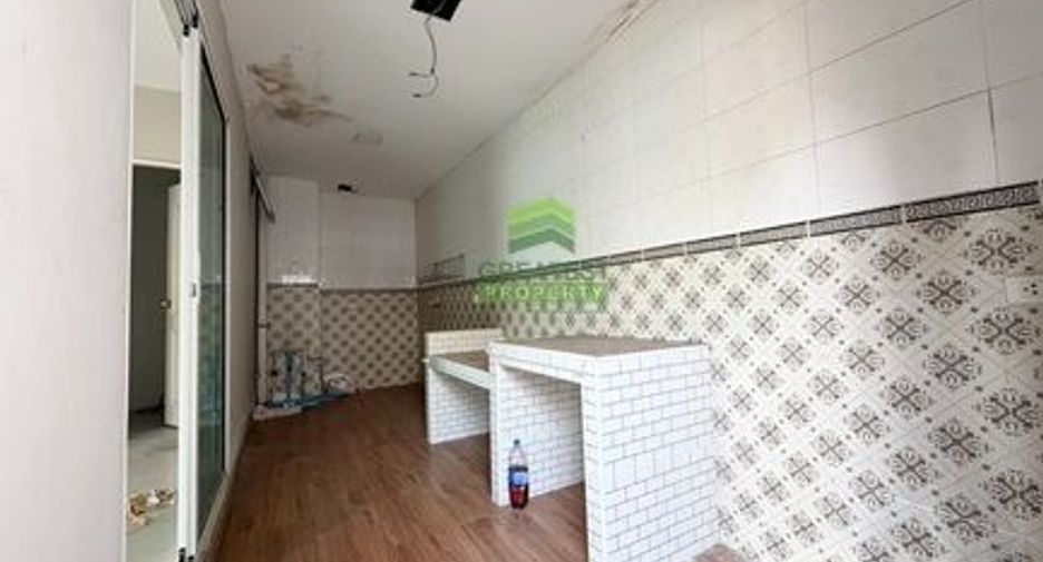 出售 3 卧室 联排别墅 在 Sai Noi, Nonthaburi