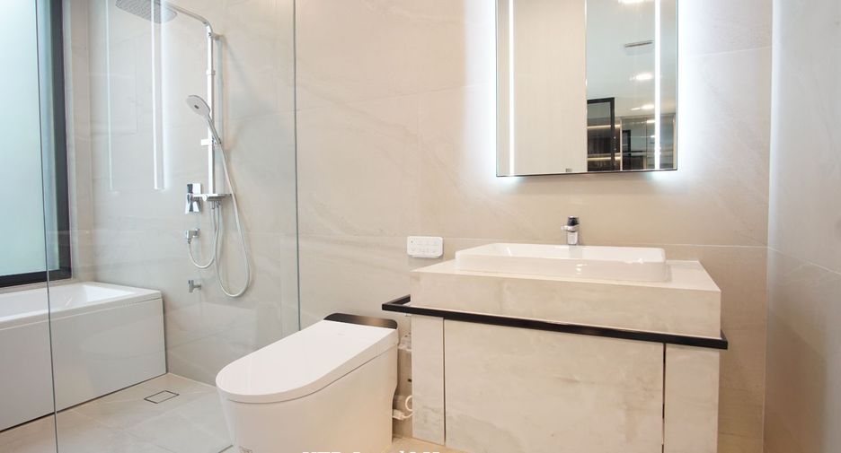 For rent and for sale 4 bedrooms house in Saphan Sung, Bangkok