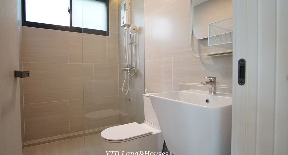 For rent and for sale 4 bedrooms house in Saphan Sung, Bangkok