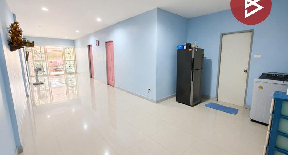 Reihenhaus zum Kauf mit 2 Zimmer in Phan Thong, Chonburi