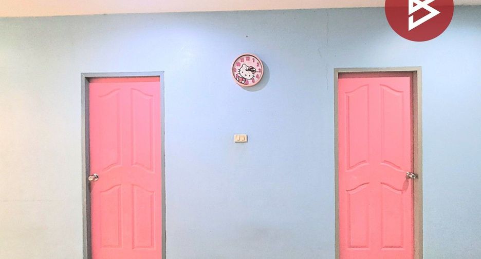 Reihenhaus zum Kauf mit 2 Zimmer in Phan Thong, Chonburi