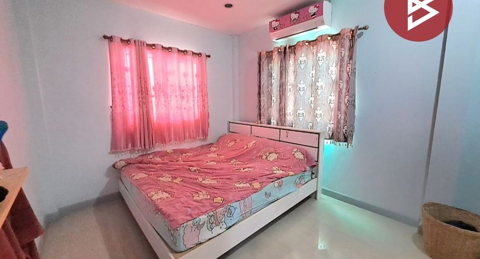 Reihenhaus zum Kauf mit 2 Zimmer in Phan Thong, Chonburi