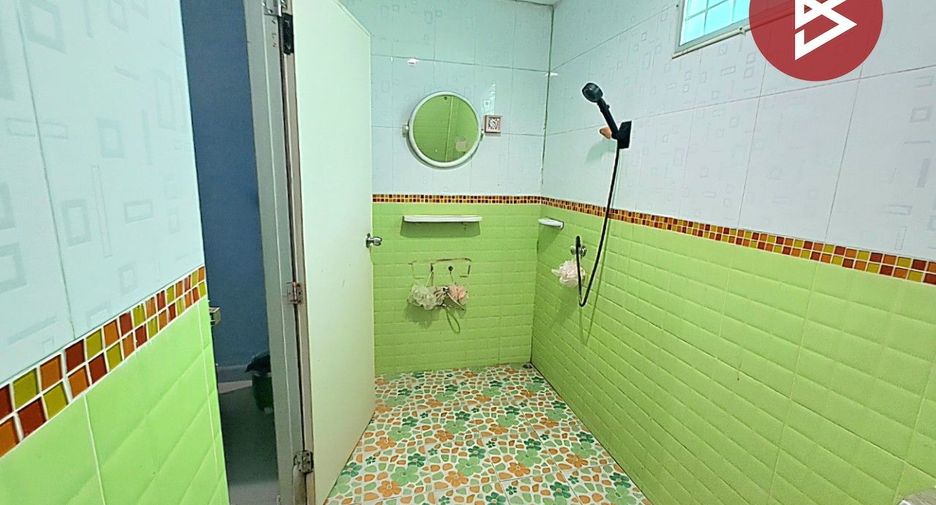 Reihenhaus zum Kauf mit 2 Zimmer in Phan Thong, Chonburi
