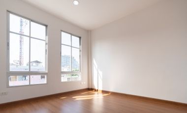 ขาย 4 ห้องนอน ทาวน์เฮ้าส์ ใน ยานนาวา, กรุงเทพฯ