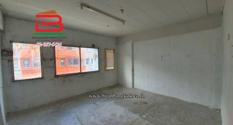 For sale 8 bedrooms retail Space in Min Buri, Bangkok