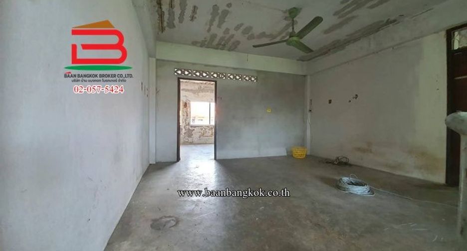 For sale 8 bedrooms retail Space in Min Buri, Bangkok