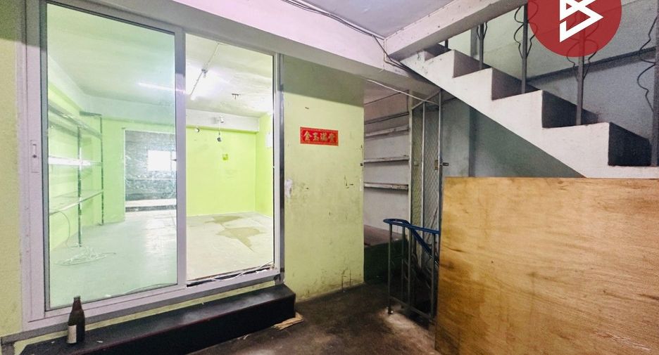 Local comercial en venta de 4 habitaciones en Chom Thong, Bangkok