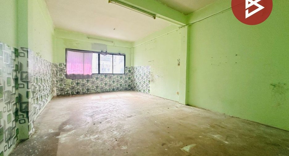 Local comercial en venta de 4 habitaciones en Chom Thong, Bangkok