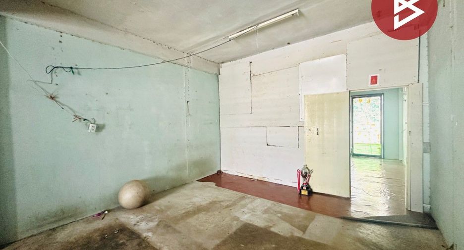 Local comercial en venta de 4 habitaciones en Chom Thong, Bangkok