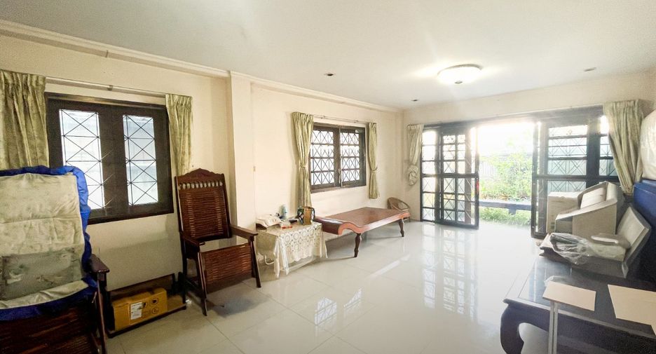 For sale 5 bedrooms house in Chatuchak, Bangkok