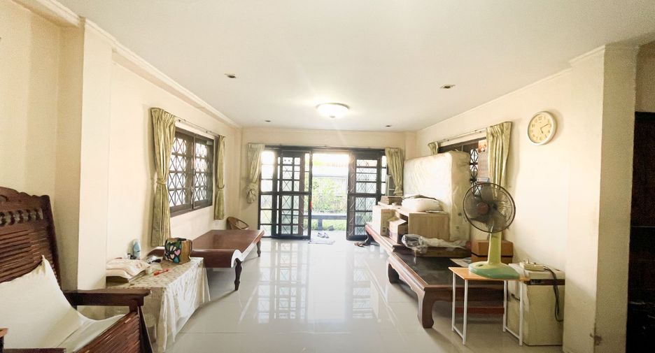 For sale 5 bedrooms house in Chatuchak, Bangkok