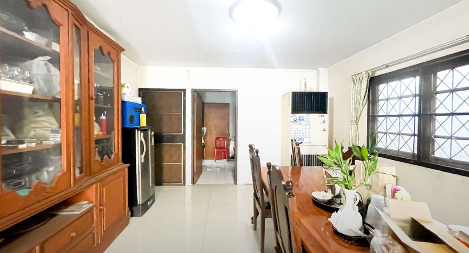 For sale 5 bedrooms house in Chatuchak, Bangkok