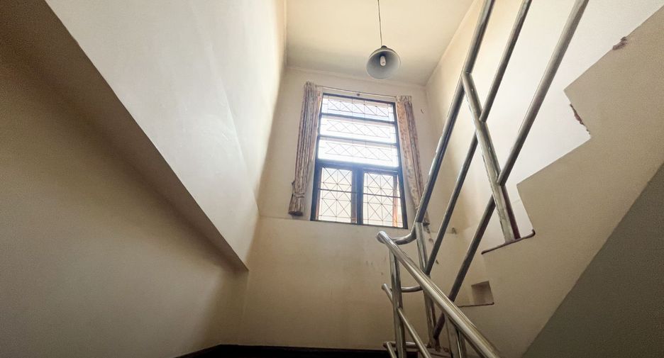 For sale 5 bedrooms house in Chatuchak, Bangkok