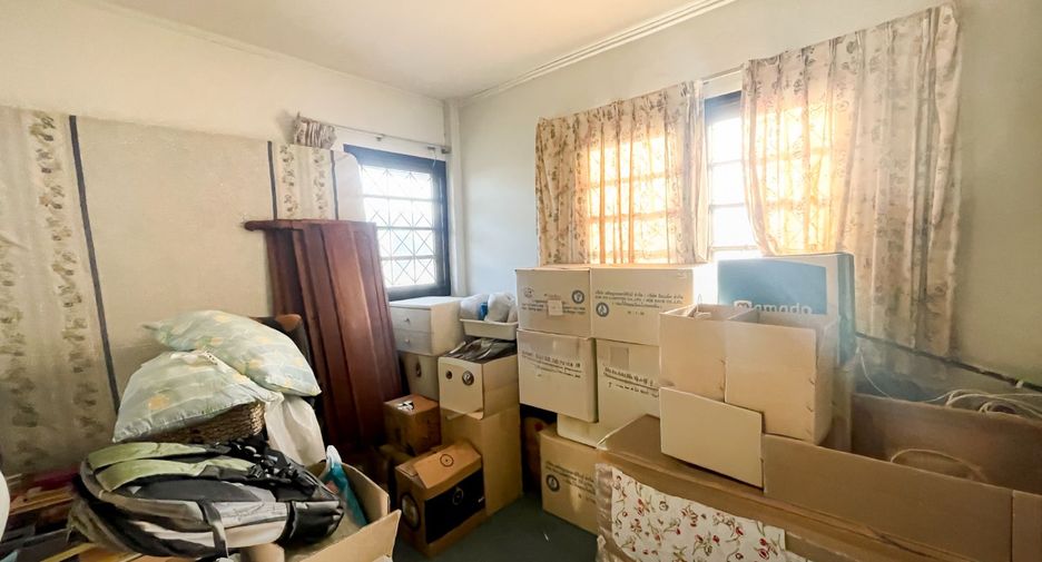 For sale 5 bedrooms house in Chatuchak, Bangkok