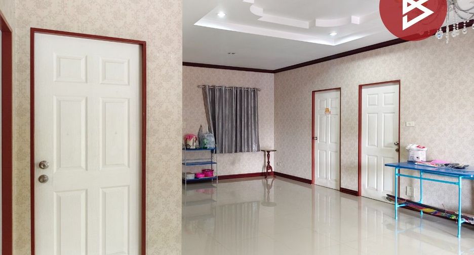 For sale 4 bedrooms house in Mueang Nakhon Pathom, Nakhon Pathom