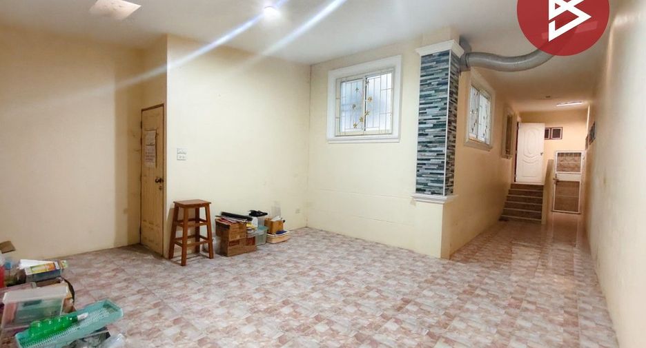 For sale 4 bedrooms house in Mueang Nakhon Pathom, Nakhon Pathom