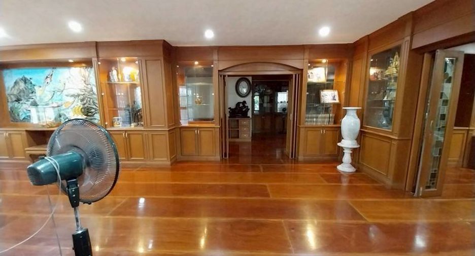 For sale 6 bedrooms house in Mueang Chon Buri, Chonburi