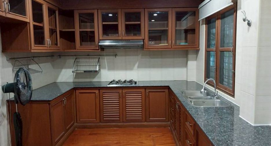 For sale 6 bedrooms house in Mueang Chon Buri, Chonburi