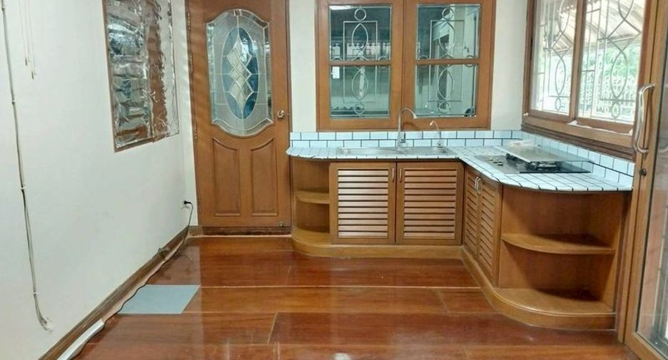 For sale 6 bedrooms house in Mueang Chon Buri, Chonburi
