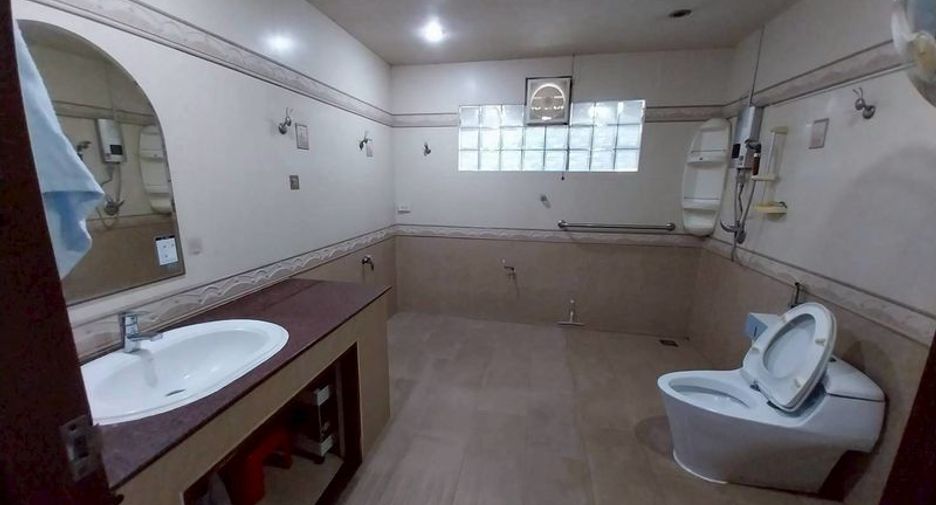 For sale 6 bedrooms house in Mueang Chon Buri, Chonburi