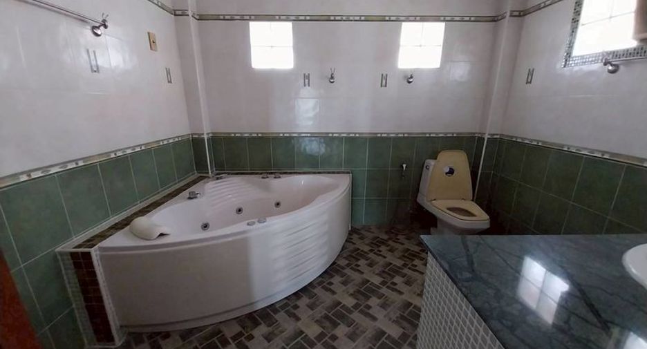 For sale 6 bedrooms house in Mueang Chon Buri, Chonburi