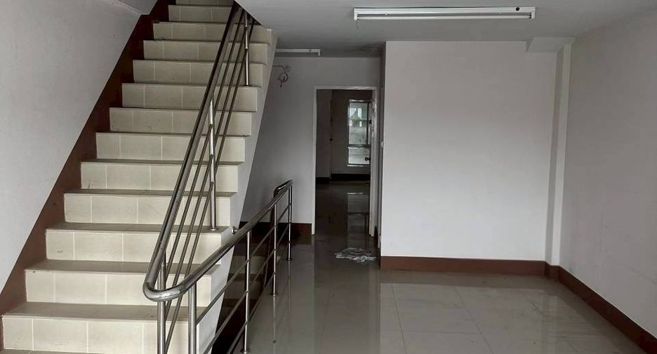 For sale 2 bedrooms retail Space in Mueang Chiang Rai, Chiang Rai