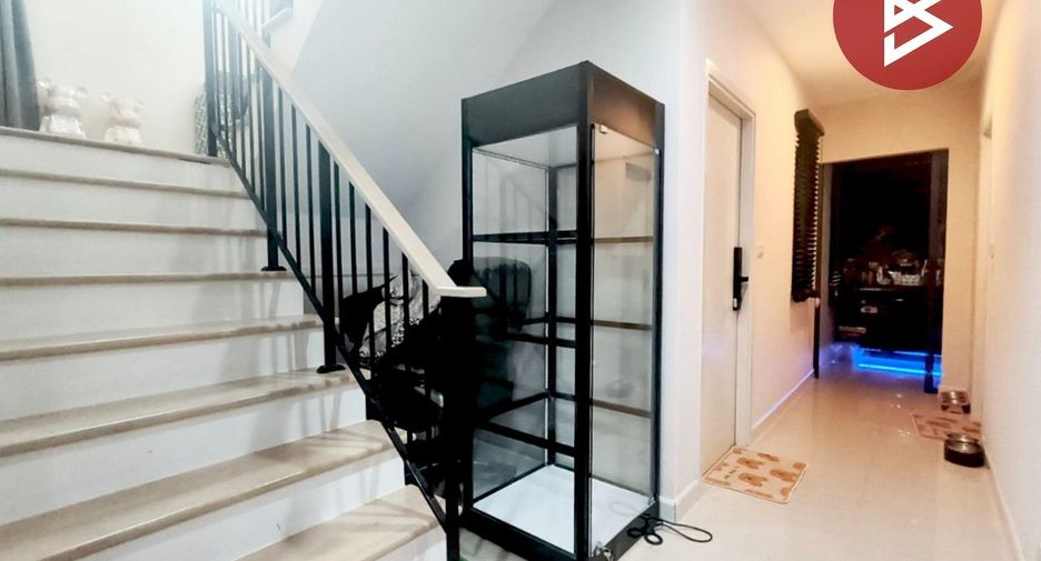For sale 4 bedrooms house in Bang Bo, Samut Prakan