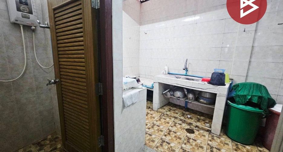 À vendre 4 chambres local commercial à Si Racha, Chonburi