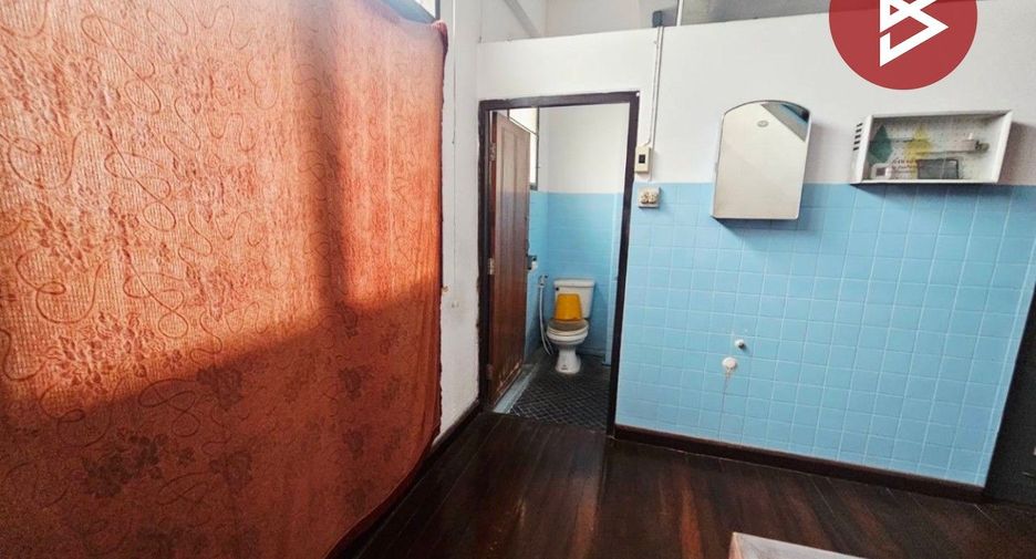 À vendre 4 chambres local commercial à Si Racha, Chonburi
