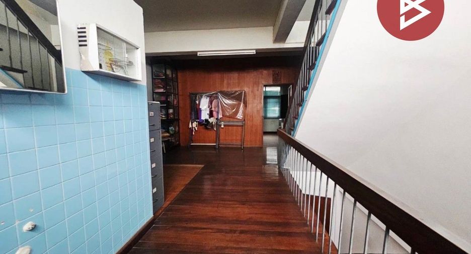 À vendre 4 chambres local commercial à Si Racha, Chonburi