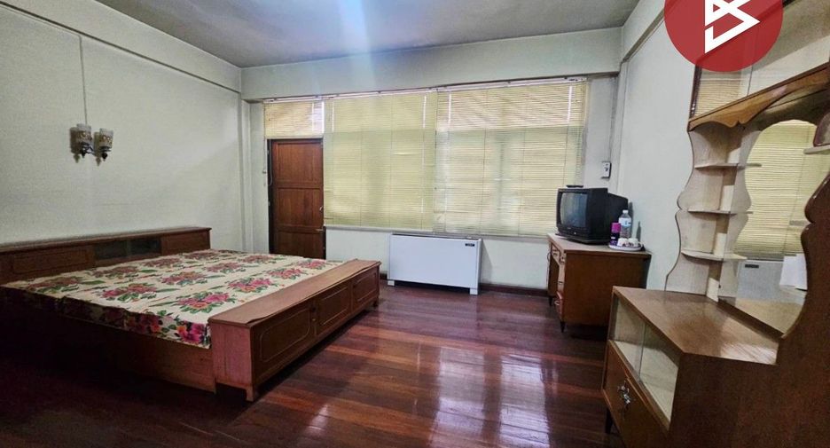 À vendre 4 chambres local commercial à Si Racha, Chonburi