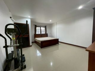 Reihenhaus zur Miete mit 2 Zimmer in Huai Khwang, Bangkok