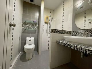 Reihenhaus zur Miete mit 2 Zimmer in Huai Khwang, Bangkok