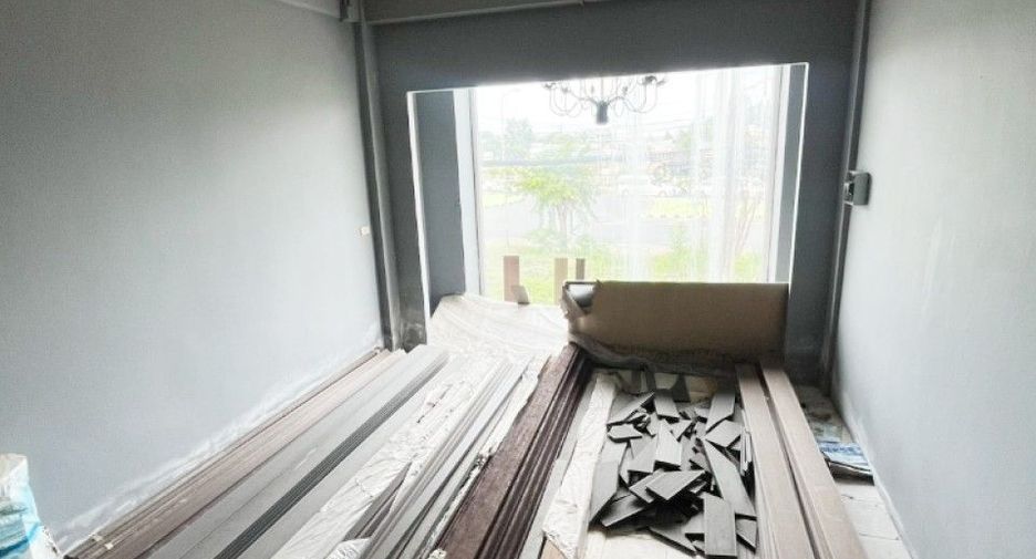 For sale 2 bedrooms retail Space in Mueang Phuket, Phuket