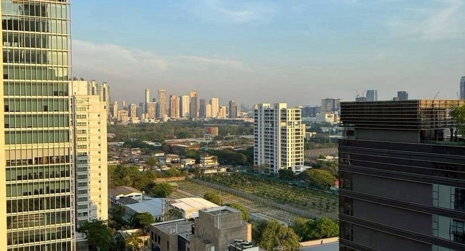 For rent 2 bedrooms condo in Khlong Toei, Bangkok