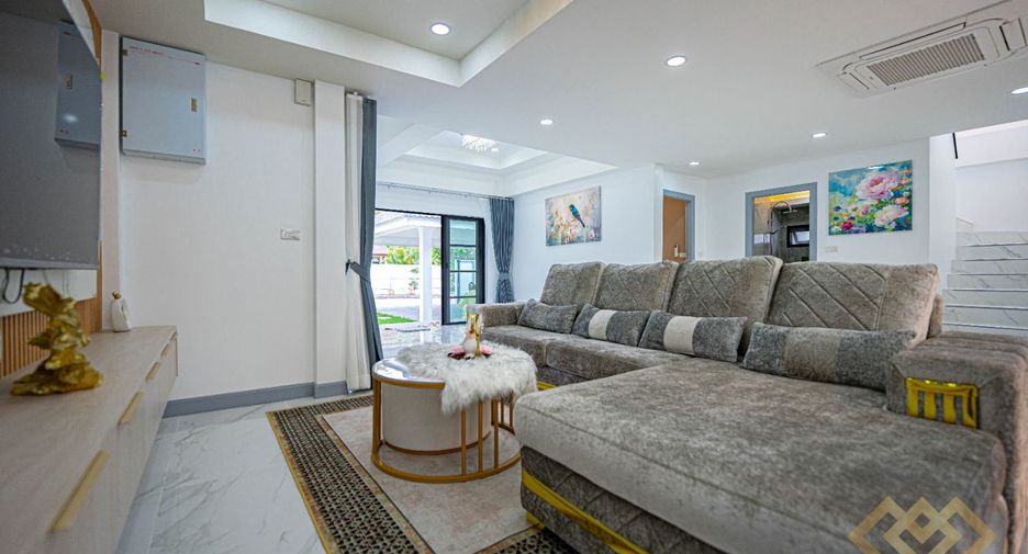 For sale 4 bedrooms house in East Pattaya, Pattaya