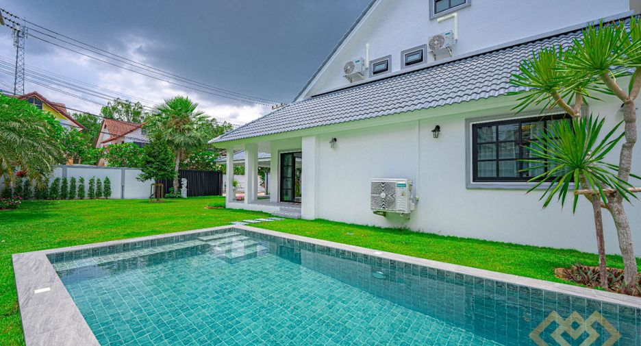 For sale 4 bedrooms house in East Pattaya, Pattaya