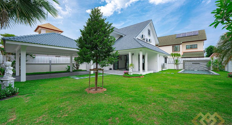 For sale 4 bedrooms house in East Pattaya, Pattaya