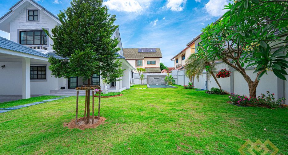 For sale 4 bedrooms house in East Pattaya, Pattaya